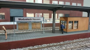 Modusteck Bahnsteigschild 2